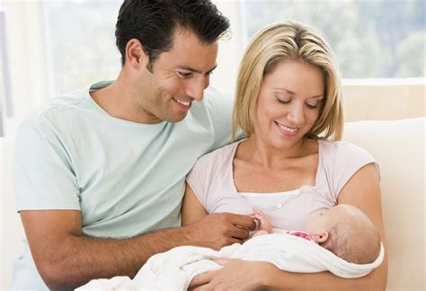 🎖 Cómo Sostener A Un Bebé Recién Nacido Correctamente Con Fotos
