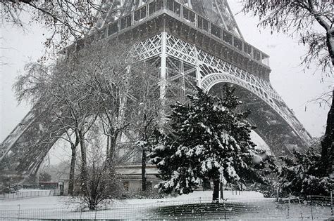 Fotografía Blanco Y Negro Torre Eiffel París Nieve Invierno Fondo