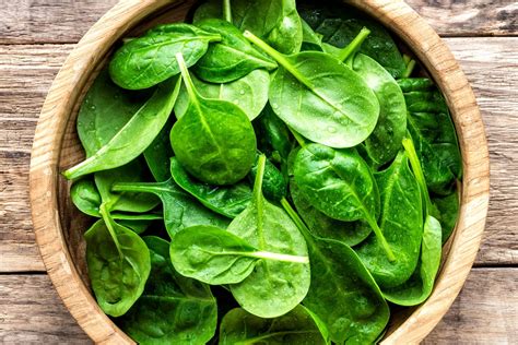 Selain itu ada kandungan vitamin yang sangat banyak, hampir 12 vitamin lebih ada didalam telur. 8 Makanan berkhasiat untuk ibu mengandung trimester 1 hingga 3