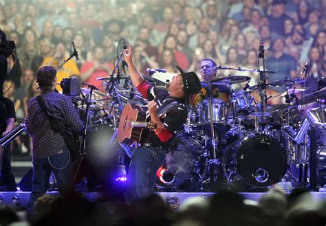 Garth Brooks Has New Las Vegas Concert Dates