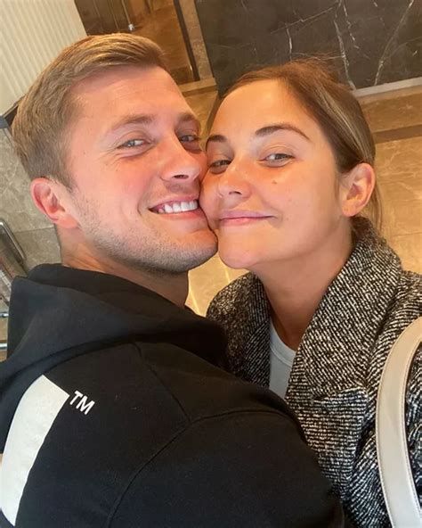 Jacqueline Jossa And Dan Osborne Put On A United Front With Loved Up Selfie Ok Magazine
