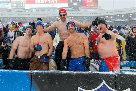 Kyle Williams Other Bills Gush Over Fans Who Braved Snow To See Win Over Colts Newyorkupstate Com