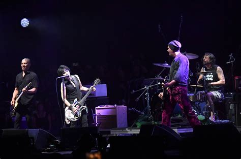 Nirvana Reunites Plays Smells Like Teen Spirit With Joan Jett And More At Cal Jam Billboard