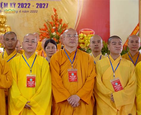 Đại đức Thích Trúc Thái Minh cùng chư Tăng chùa Ba Vàng tham gia Ban