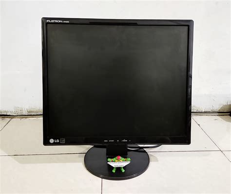 Jual Lcd Monitor Lg 19′ Square Cocok Utk Desain Laptop Bekas Malang