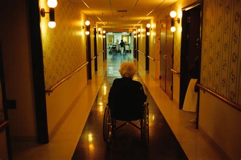 Nursing Homes Rarely Penalized For Oversedating Patients Shots