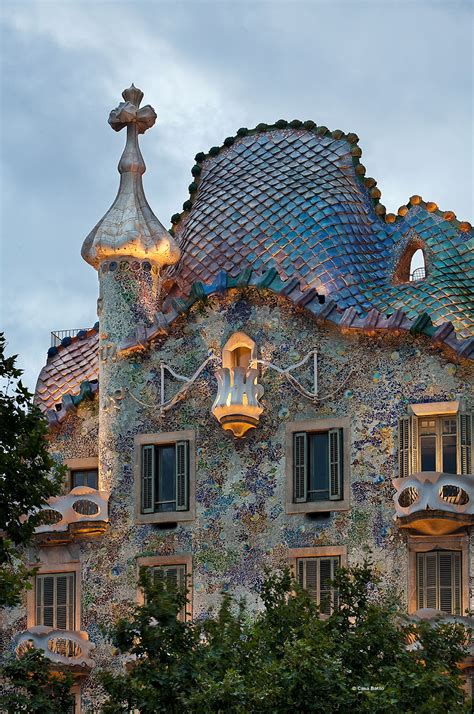 Buildings Of Barcelona Antoni Gaudís Best Creations Amuse