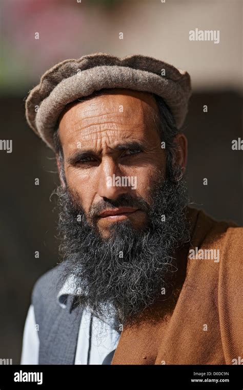 Afghan Man In Traditional Pashtun Outfit Stock Photo Alamy