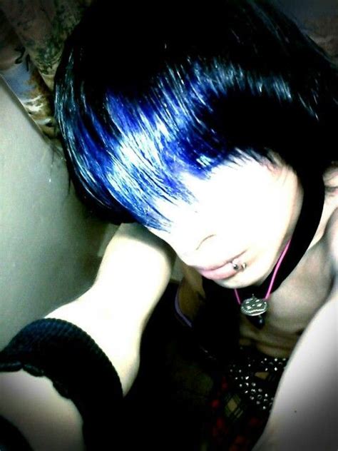 Pin By Samantha Stealsyourskittles On Emos ♥ Emo Hair Hair Styles Blue Hair