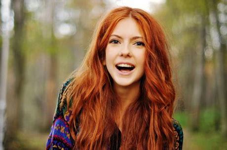 Hoe komt het dat blond haar oranje kan worden na het kleuren? Orange haare blond färben