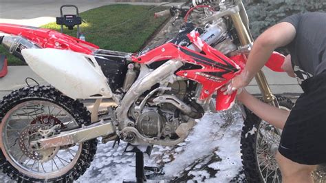 How To Wash And Detail A Dirt Bike Youtube