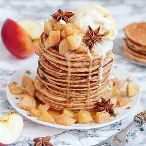 🍁FALL INSPIRED PANCAKE STACK🍁 Delicious apple pie pancakes | Pancake stack, Apple pie pancakes, Food