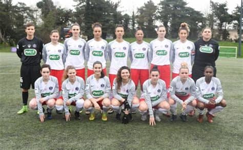 Irvin cardona (brest) right footed shot from the right side of the box is close, but. Coupe de France Féminine (1/4F) : Brest - Montpellier ...