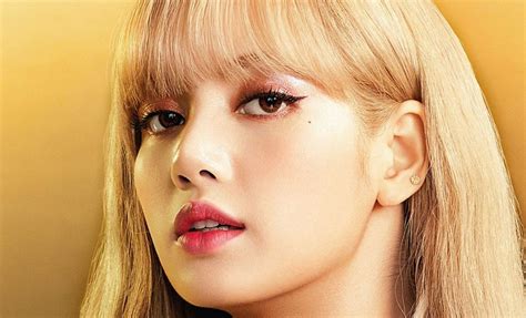 Blackpink’s Lisa Designs Her First Ever Mac Collection Photos Go Viral On Twitter