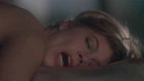 Kathleen Turner Nuda ~30 Anni In Body Heat