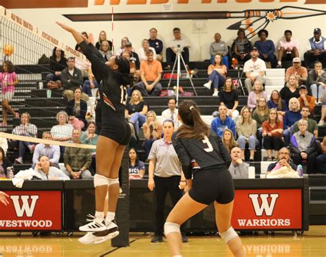 Varsity Volleyball Reigns In Win Against Manor Mustangs Westwood Horizon
