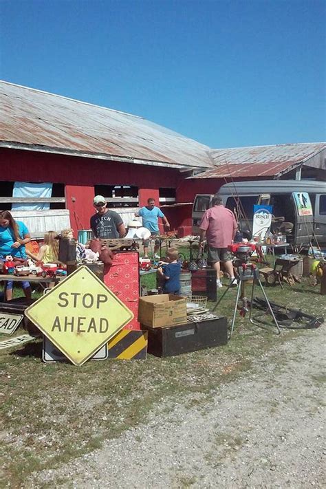 You Could Easily Spend All Weekend At This Enormous Iowa Flea Market