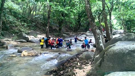 Nestled in the heart of selangor, lies this hidden waterfall only relatively known to many. Mandi Sungai di Kem Nur Laman Bestari Ulu Yam 2 - YouTube