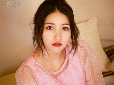 Sowon (소원) is a south korean singer and rapper under source music. GFRIEND Member Sowon's Father Passes Away | Soompi