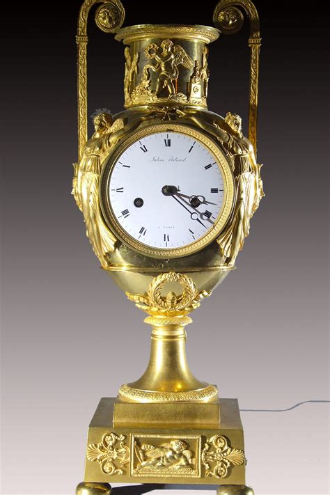 Pendule Vase Au Vestales Julien Béliard Empire Vintage Clock