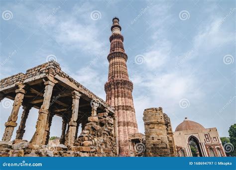 The Ruins Of The Qutub Minar Pillar Complex Of Ancient Ruins In New