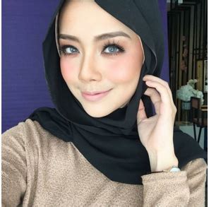 But a chance meeting and a spat over a parking space soon change all that. Eksklusif Foto Rumah Mewah Mira Filzah Yang Buat Korang ...
