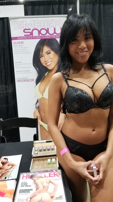 Ember Snow 🔥 Inc ️ On Twitter Last Day Of Adultcon Come On Down