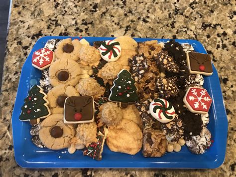 When you are neck deep in holiday stress and need a tray of sweets for a party or to satisfy the kids while you wrap some gifts, check out this ultimate christmas snack platter! Christmas cookie platter | Gingerbread cookies, Christmas ...
