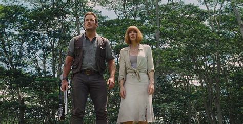Image Owen Grady With Marlin And Claire Dearing Standing  Jurassic Park Wiki Wikia