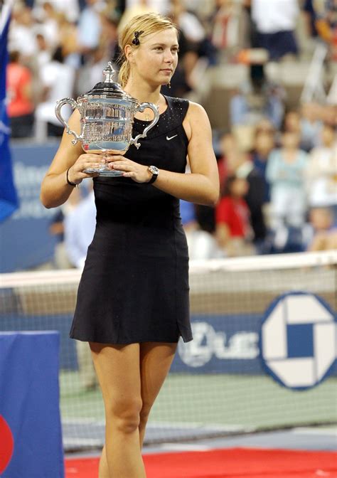 Maria Sharapova Tennis Outfits