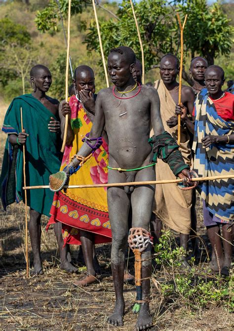 Group Of Suri Tribe Warriors During A Donga Stick Fighting Flickr