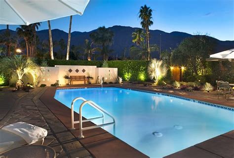 5 best clothing optional gay resorts in palm springs