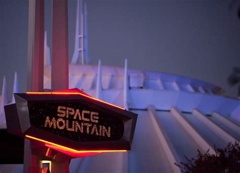 Space Mountain At Disneyland Reviews And Info