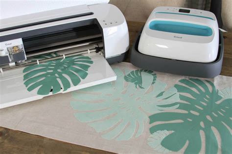 All opinions are 100% mine. Dream of Summer With These Tropical Leaf Appliques | Cricut