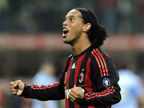 Instagram oficial de ronaldinho gaúcho. AC Milan Star Ronaldinho Considering Retirement - Report ...