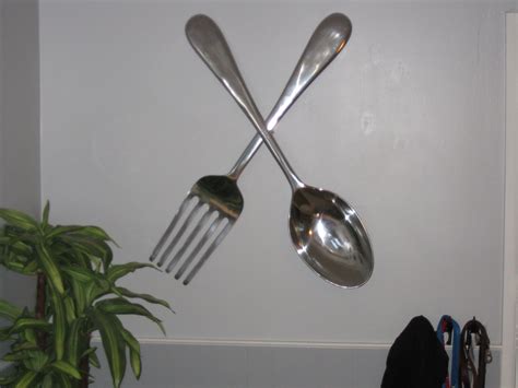 They are perfect for decorating kitchens, restaurants, etc. Oversized fork and spoon | Ideas for Swallowbeck | Pinterest