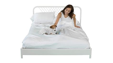 15 Best Cooling Bed Sheets To Try Now 2021