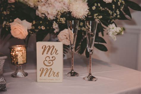 Mr and Mrs wedding table decor | Mr and mrs wedding, Wedding table, Wedding