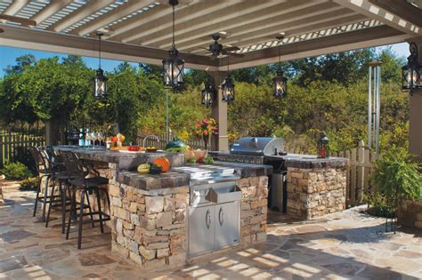 12 Gorgeous Outdoor Kitchens Hgtvs Decorating And Design