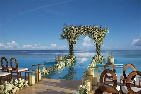 4 Tips To Choose Your Dream Wedding Venue - 2024 Guide - WeddingStats
