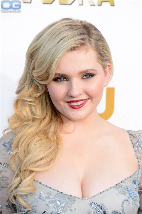 Abigail Breslin Nude Pictures Onlyfans Leaks Playboy Photos Sex Scene Uncensored