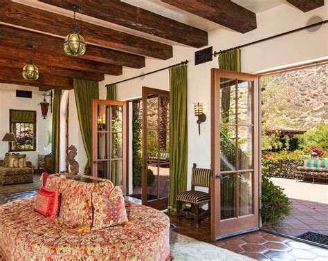 11 Spanish Style Living Rooms Youll Love In 2020 Spanish Style