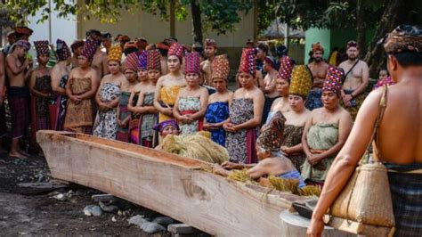 Mengenal Makna Sakral Di Balik Prosesi Maulid Adat Bayan Lombok Utara