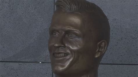 Ronaldo Was Honoured With A Dodgy Bronze Sculpture Of His Face Youtube