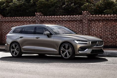 Detailed results, crash test pictures, videos and comments from experts. Volvo V60 estate (2018): interior, UK price and release ...