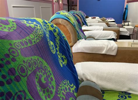 Golden Massage Parlour Location And Reviews Zarimassage