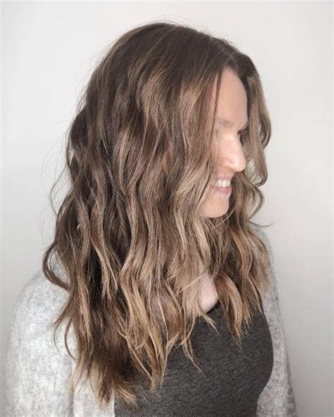 17 Perfect Examples Of Lowlights For Brown Hair 2021 Looks Brown