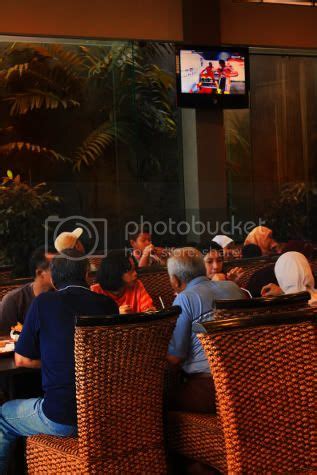 Menu resto lombok ijo ponorogo : Ayam Penyet Lombok Ijo: Family Lifestyle Resto