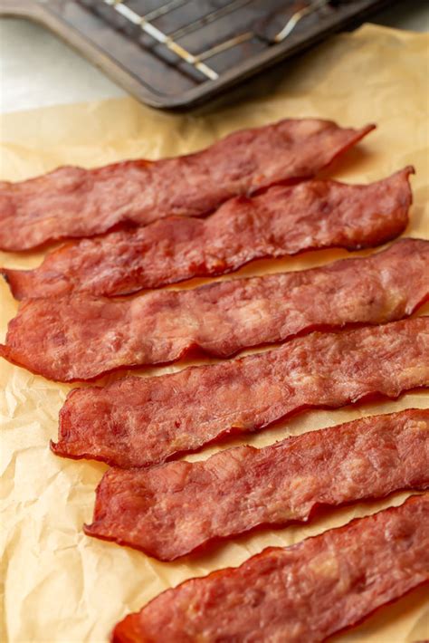 How to cook bacon on a cooling rack. How to Cook Turkey Bacon in the Oven - Easy Healthy Recipes