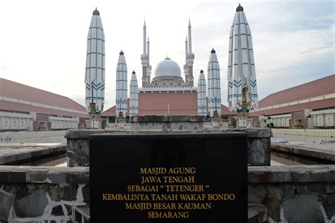 Pesona dan Sejarah Masjid Agung Jawa Tengah